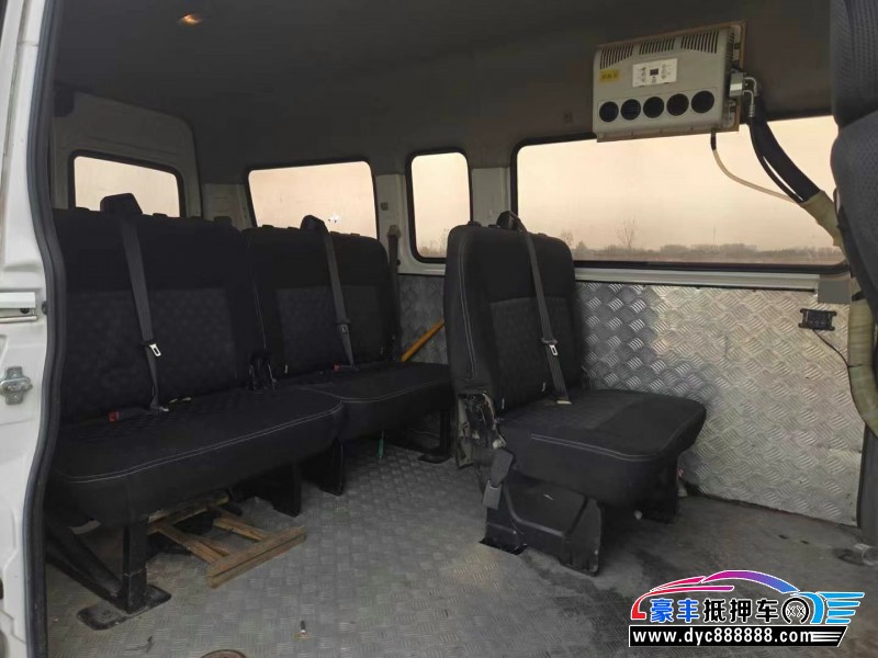 21年上汽大通V80轿车抵押车出售