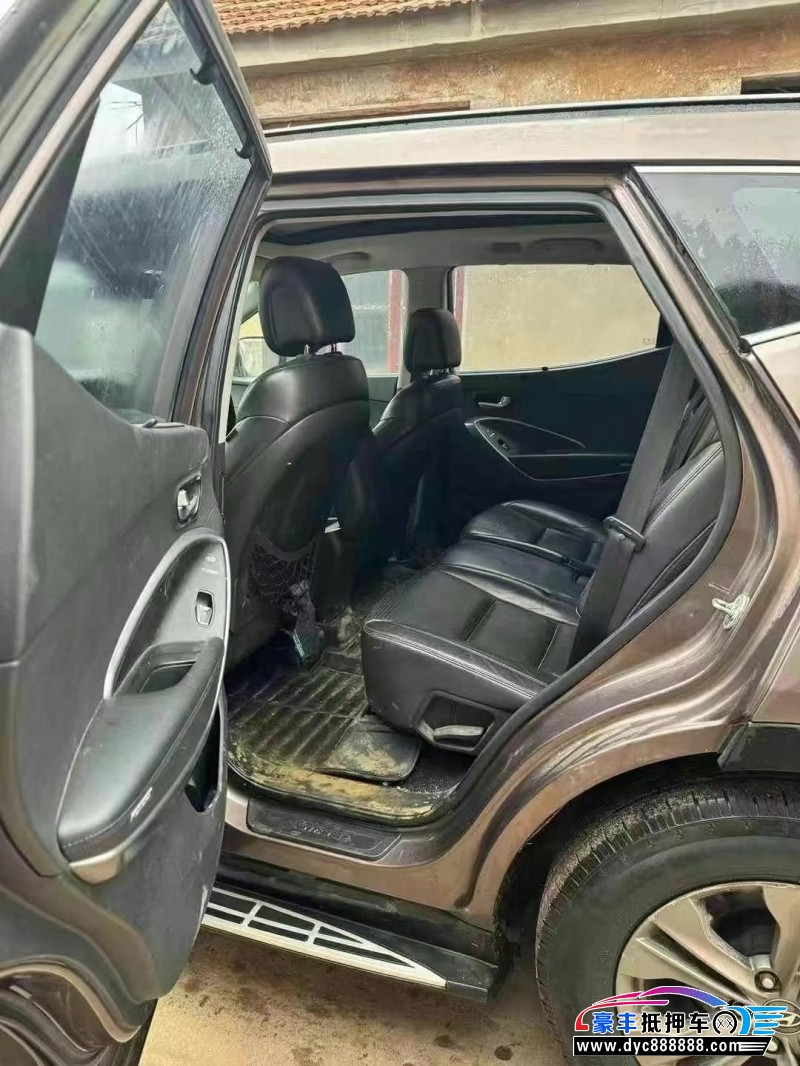 13年现代全新胜达SUV抵押车出售