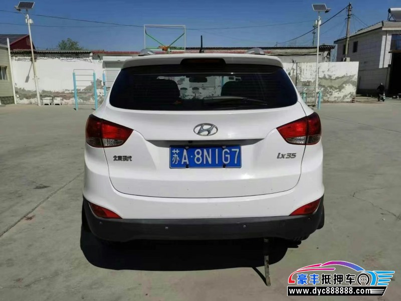 16年现代ix35轿车抵押车出售