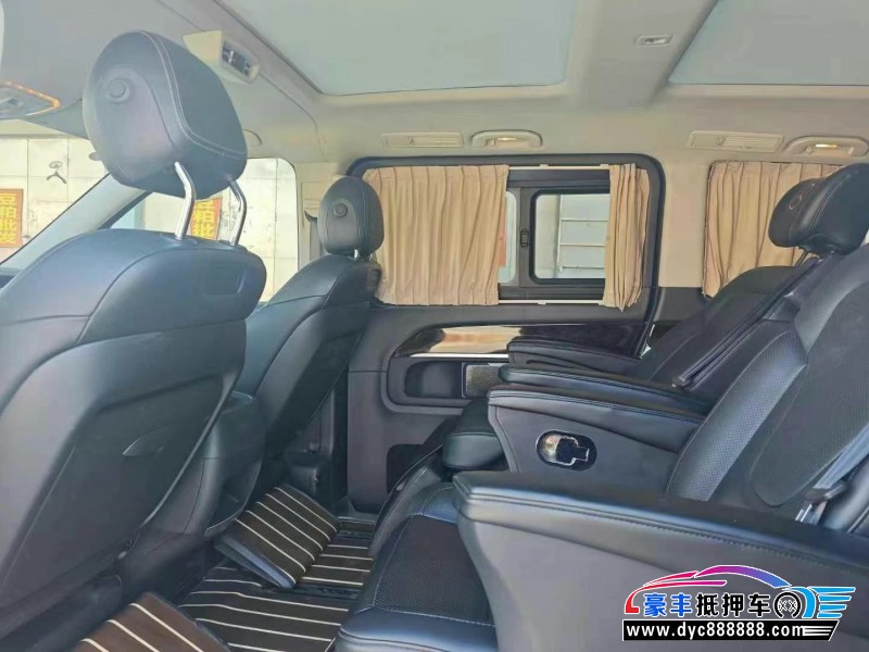 17年奔驰V轿车抵押车出售