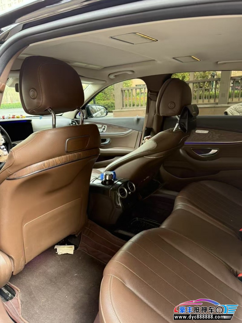 17年奔驰E轿车抵押车出售