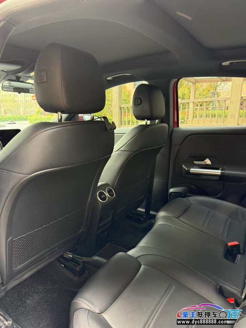 22年奔驰GLA轿车抵押车出售