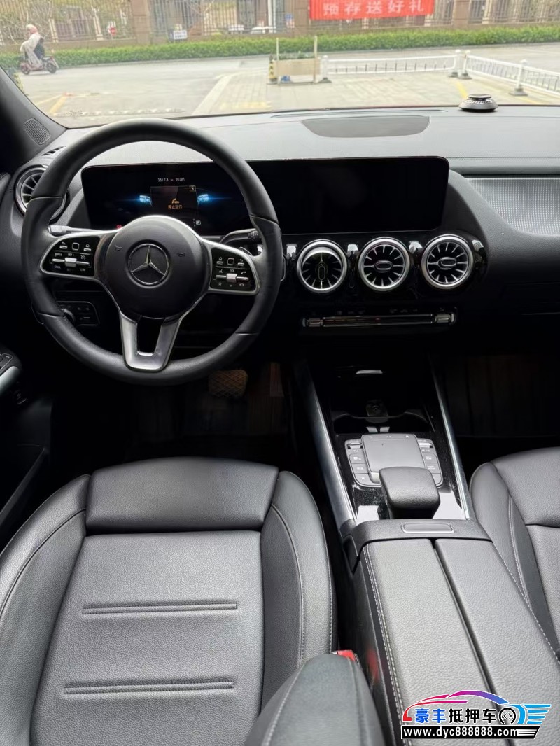 22年奔驰GLA轿车抵押车出售