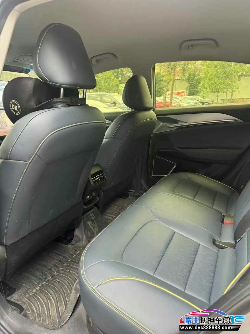 24年吉利几何轿车抵押车出售