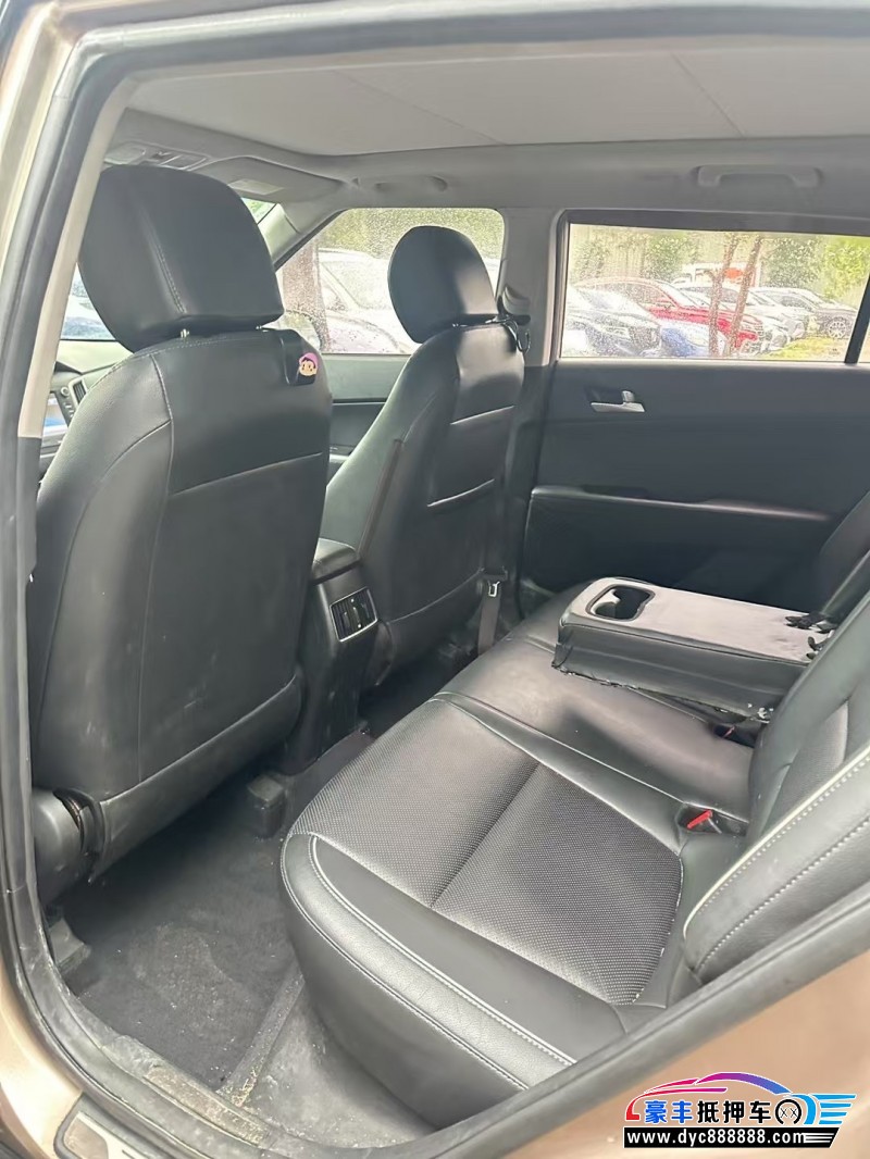 15年现代ix25轿车抵押车出售