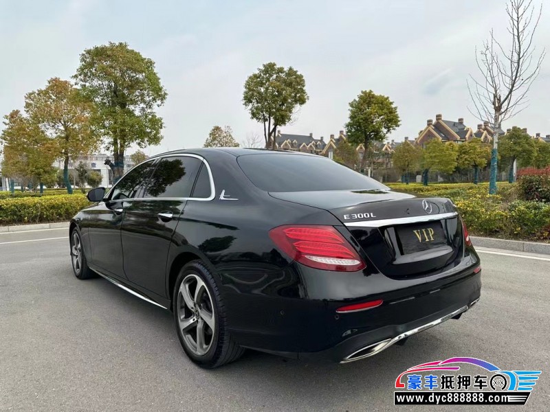 18年奔驰E轿车抵押车出售