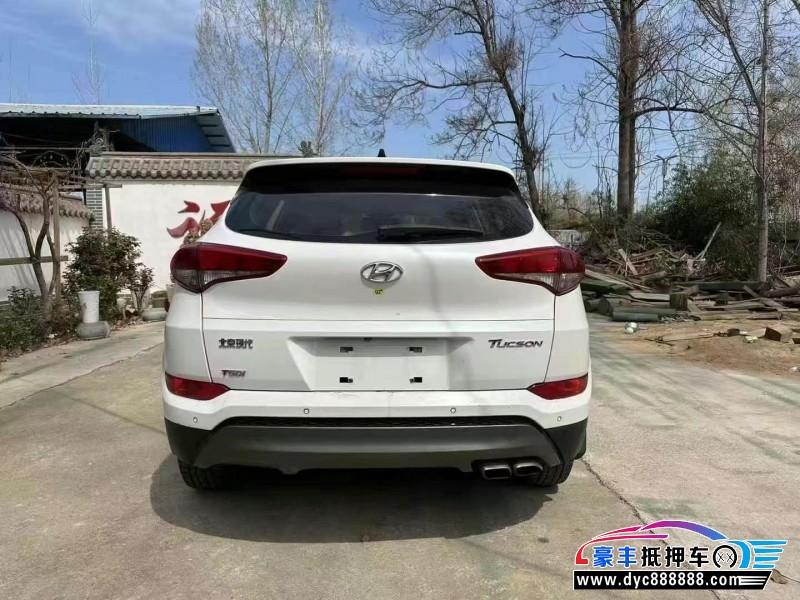 15年现代途胜轿车抵押车出售