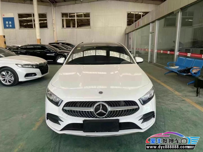 21年奔驰A轿车抵押车出售