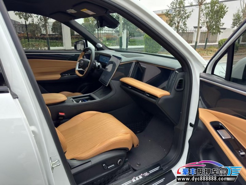 23年吉利银河L7轿车抵押车出售