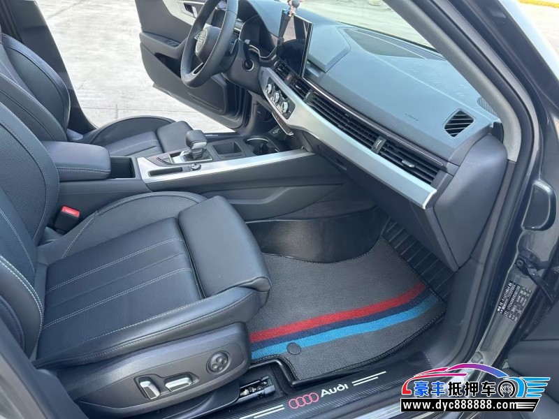 24年奥迪A4L轿车抵押车出售
