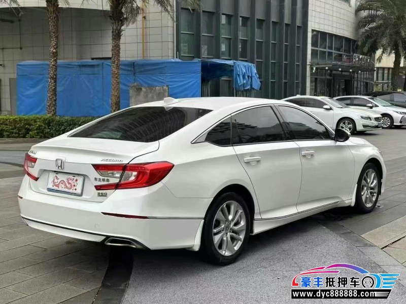 18年本田雅阁轿车抵押车出售