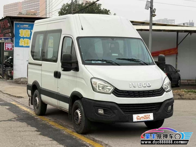 21年依维柯欧盛轿车抵押车出售