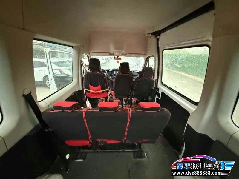 21年依维柯欧盛轿车抵押车出售