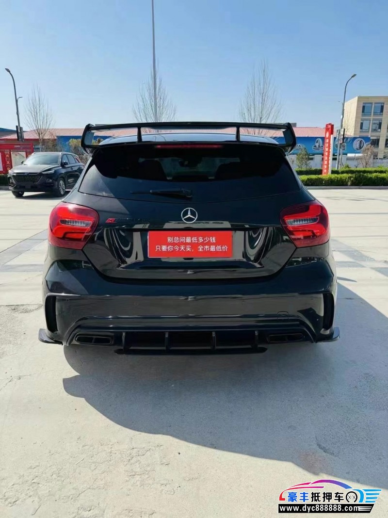 18年奔驰A级AMG轿车抵押车出售