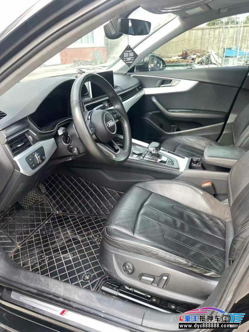 19年奥迪A4L轿车抵押车出售