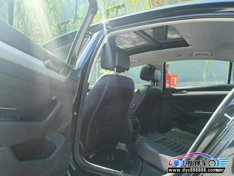 17年大众迈腾轿车抵押车出售