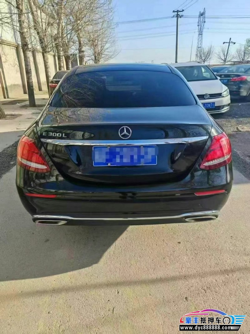 17年奔驰E轿车抵押车出售