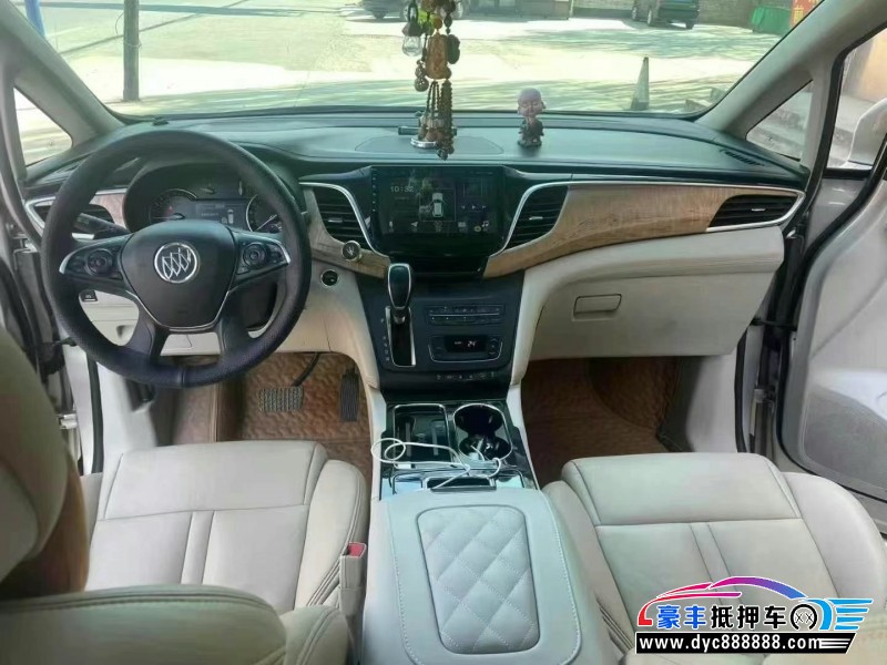 17年别克GL8轿车抵押车出售