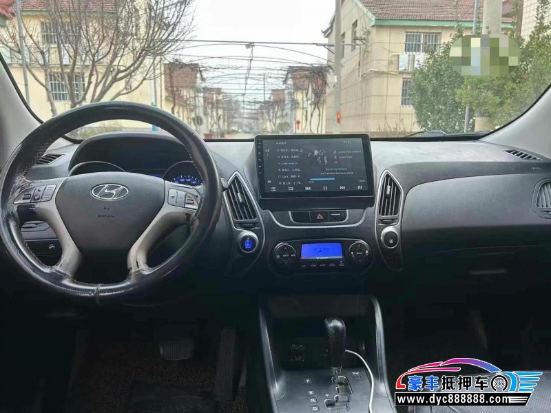 13年现代ix35轿车抵押车出售