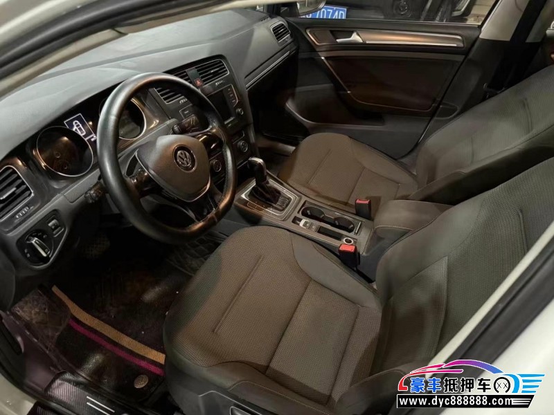 17年大众高尔夫轿车抵押车出售