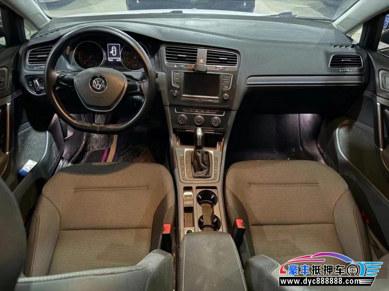17年大众高尔夫轿车抵押车出售