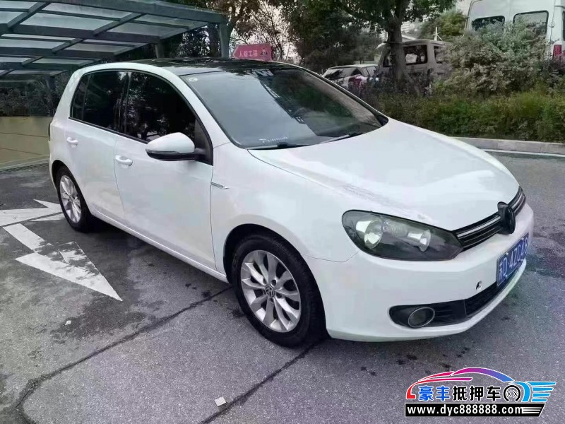 12年大众高尔夫轿车抵押车出售
