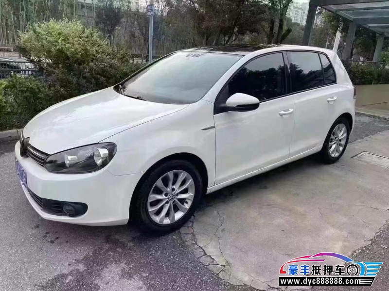 12年大众高尔夫轿车抵押车出售