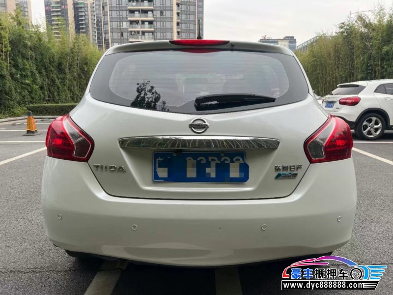 15年日产骐达轿车抵押车出售