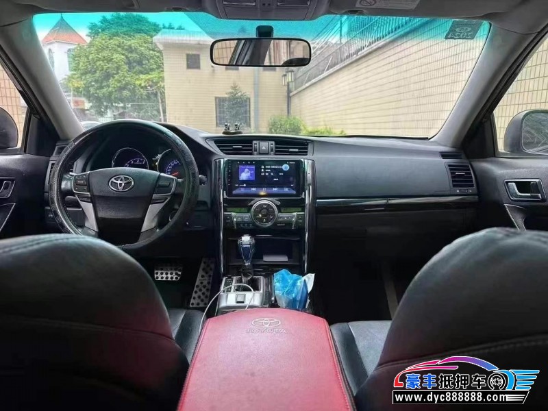 11年丰田锐志轿车抵押车出售