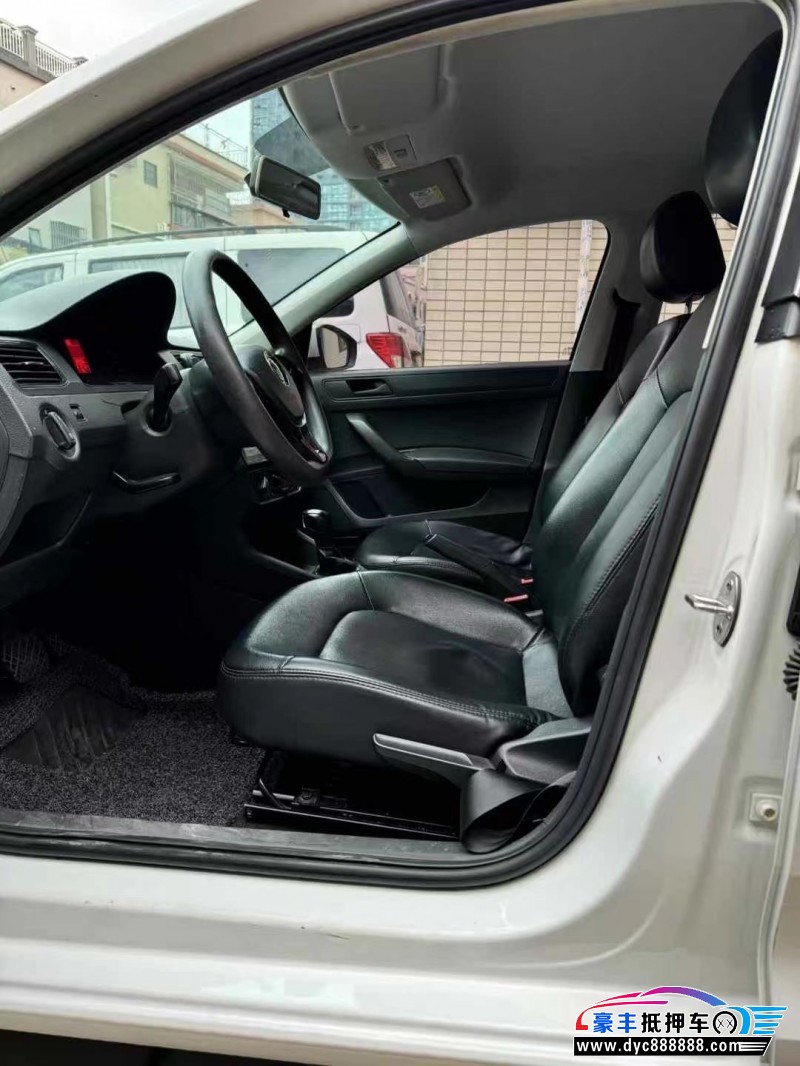 18年大众桑塔纳轿车抵押车出售