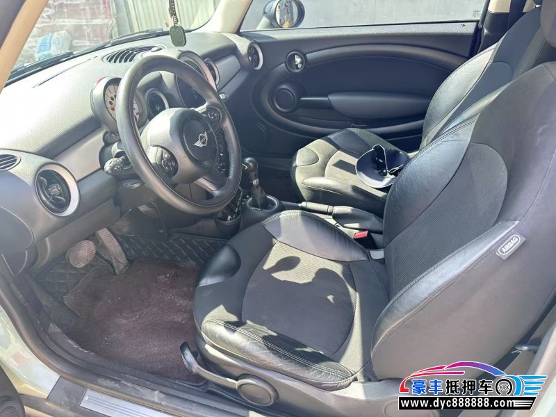 14年宝马MINI轿车抵押车出售