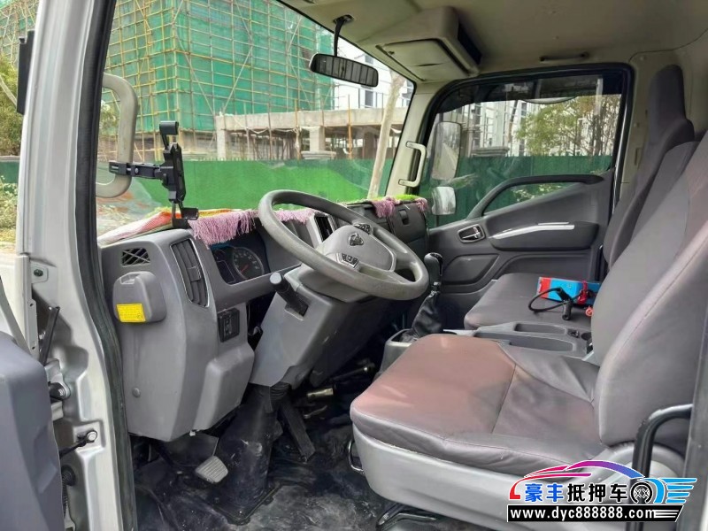 23年福田领航轿车抵押车出售