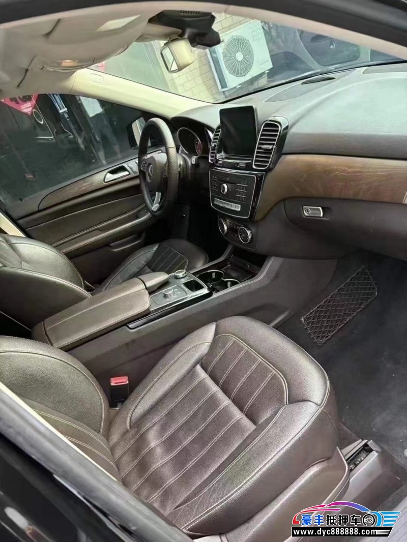 16年奔驰GLE轿车抵押车出售