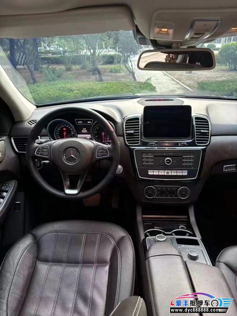 16年奔驰GLE轿车抵押车出售
