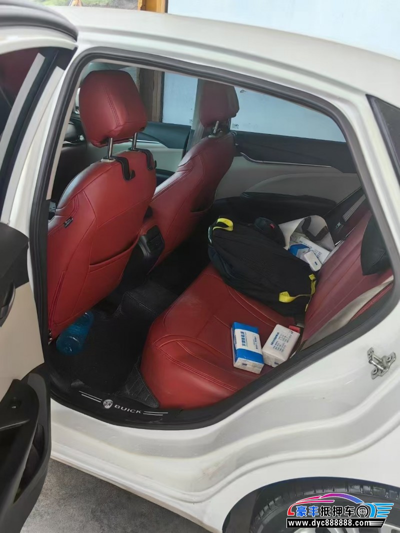 15年别克英朗轿车抵押车出售