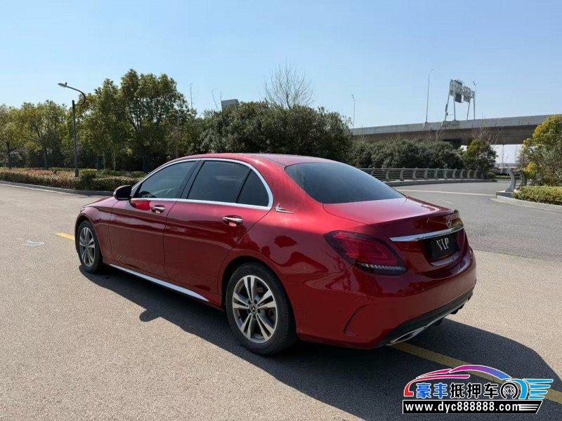 19年奔驰C轿车抵押车出售