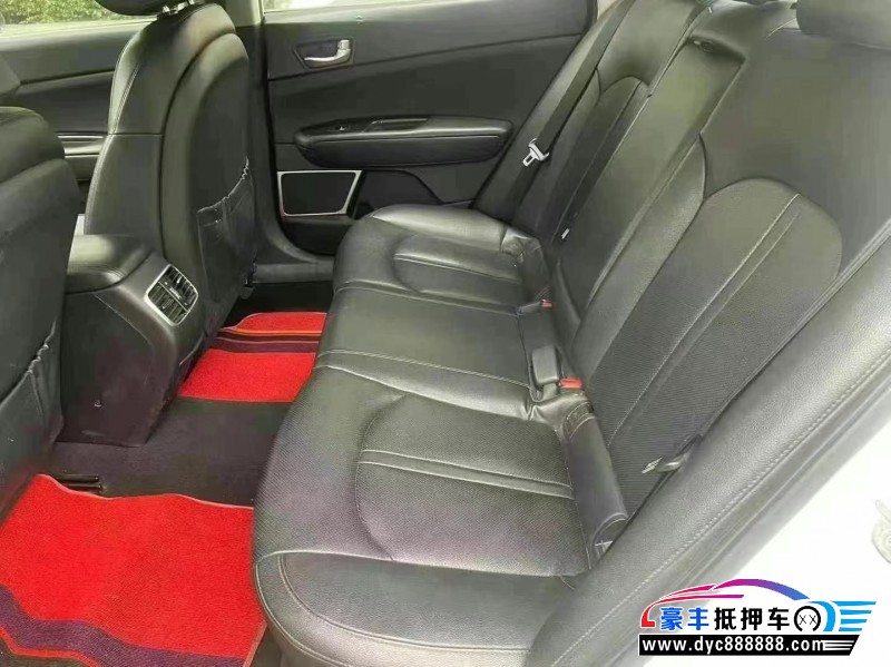 17年起亚K5轿车抵押车出售