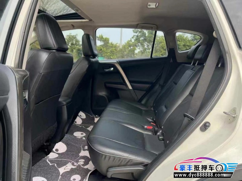 15年丰田RAV4轿车抵押车出售