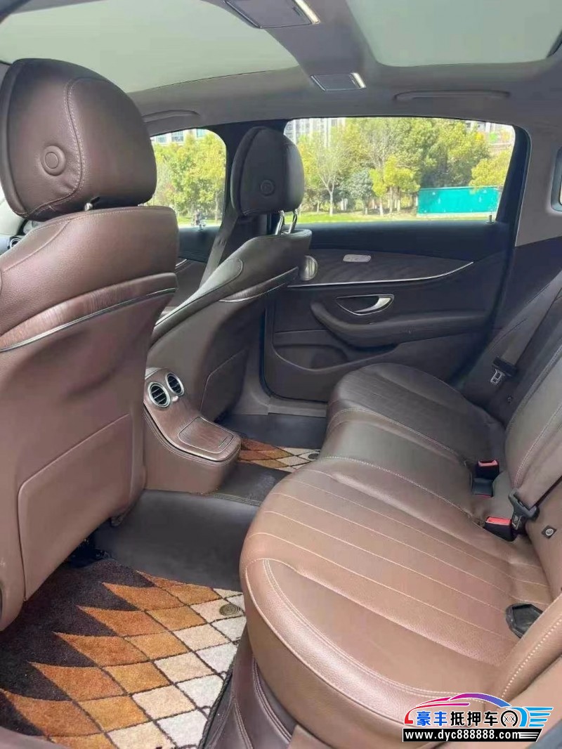 22年奔驰E轿车抵押车出售