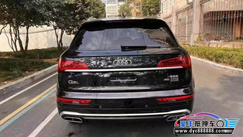 23年奥迪Q5轿车抵押车出售
