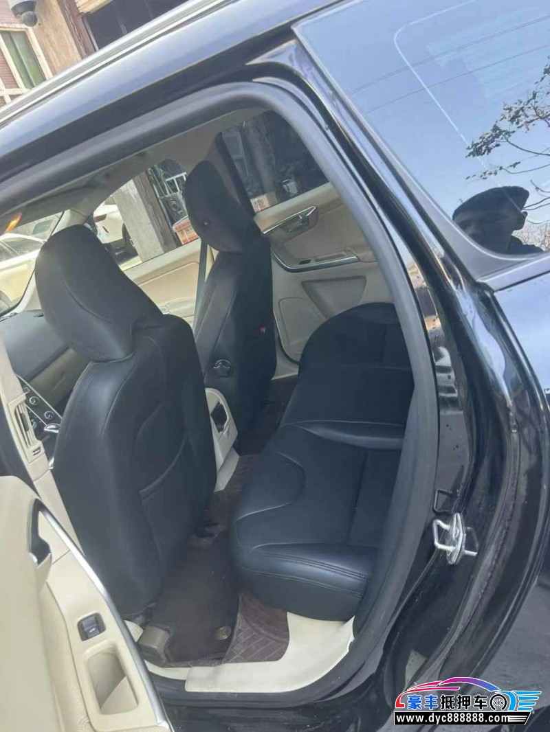 14年沃尔沃XC60轿车抵押车出售