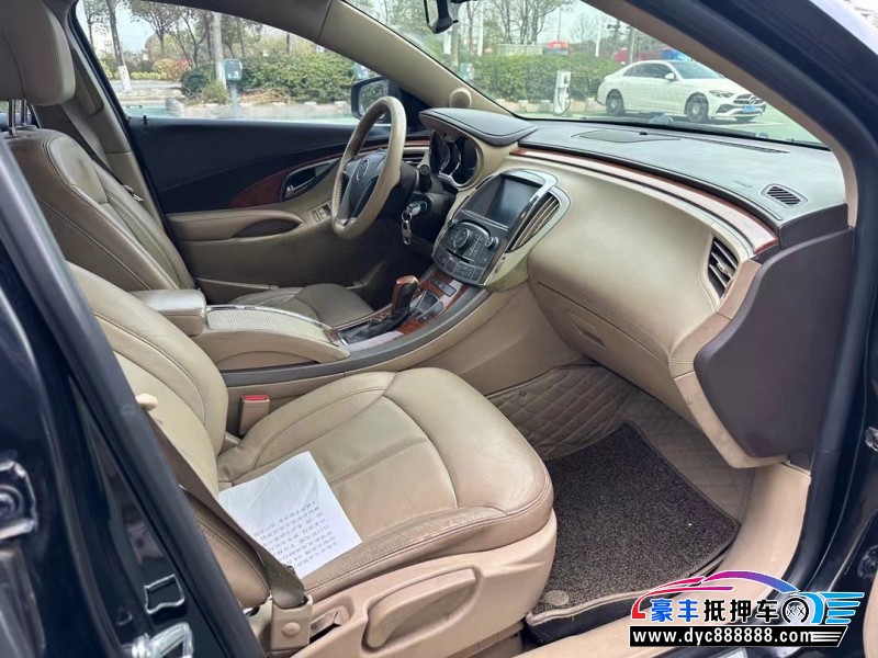 12年别克君越轿车抵押车出售