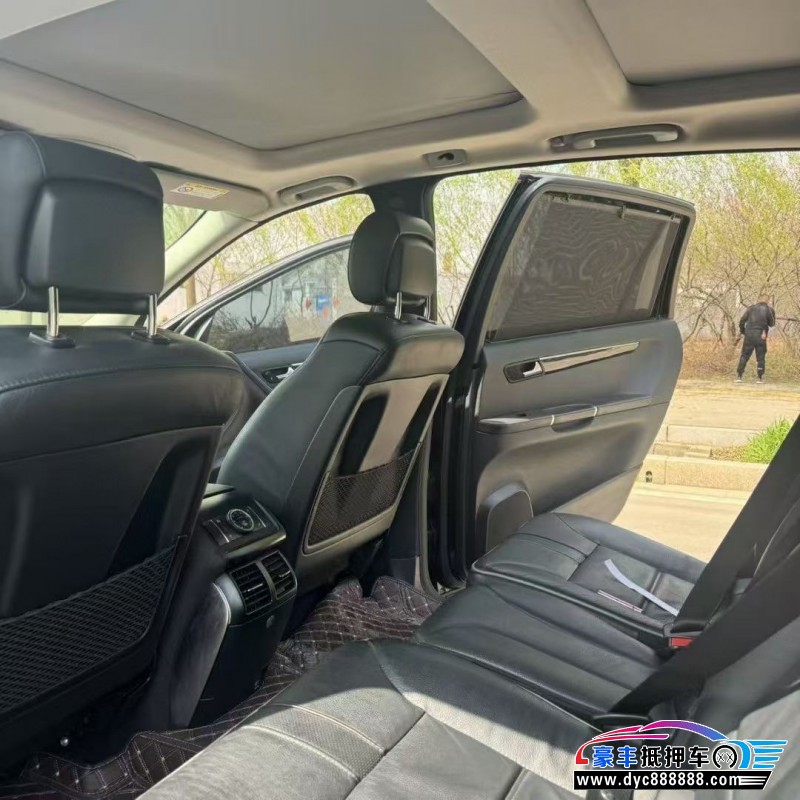 17年奔驰R级轿车抵押车出售