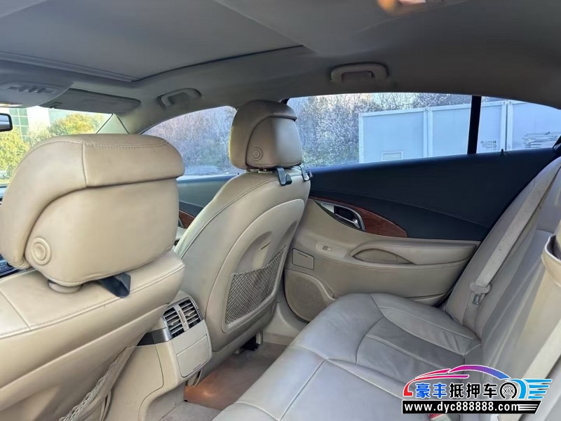 12年别克君越轿车抵押车出售