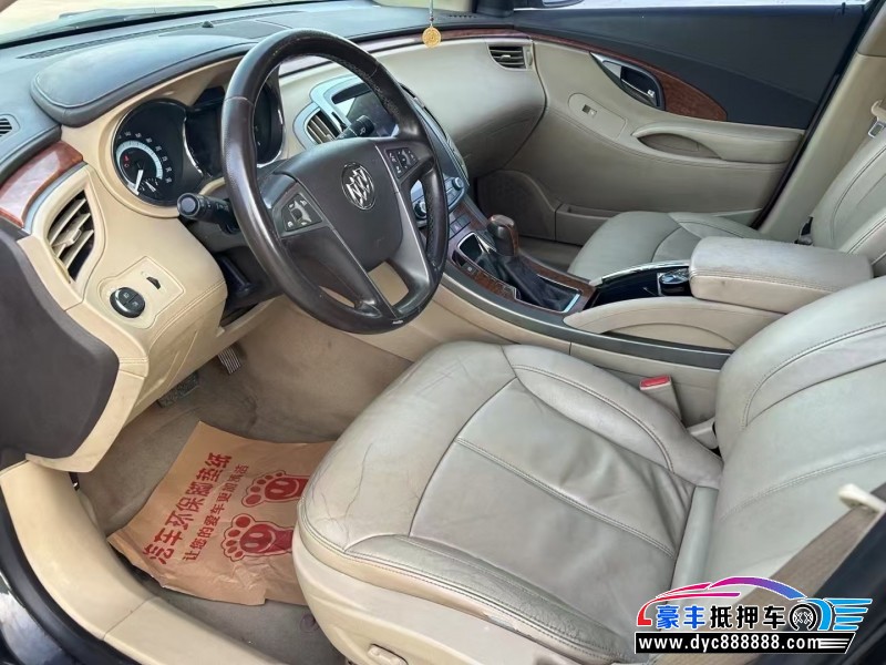 12年别克君越轿车抵押车出售