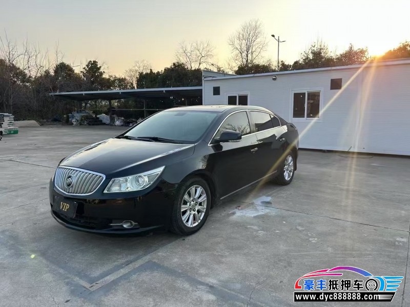 12年别克君越轿车抵押车出售