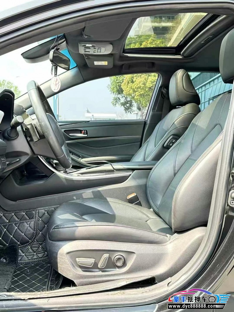 22年丰田亚洲龙轿车抵押车出售