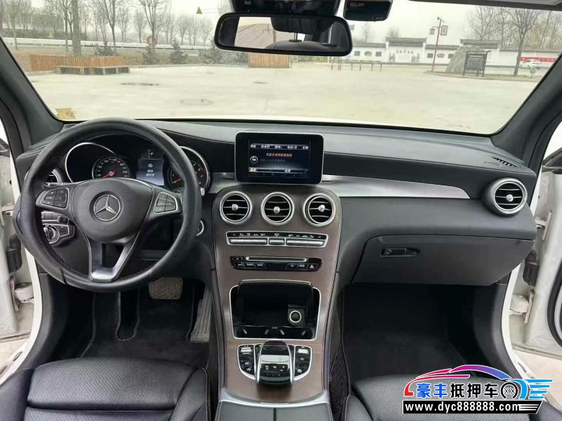 17年奔驰GLC轿车抵押车出售