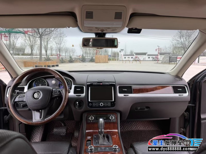 12年大众途锐轿车抵押车出售