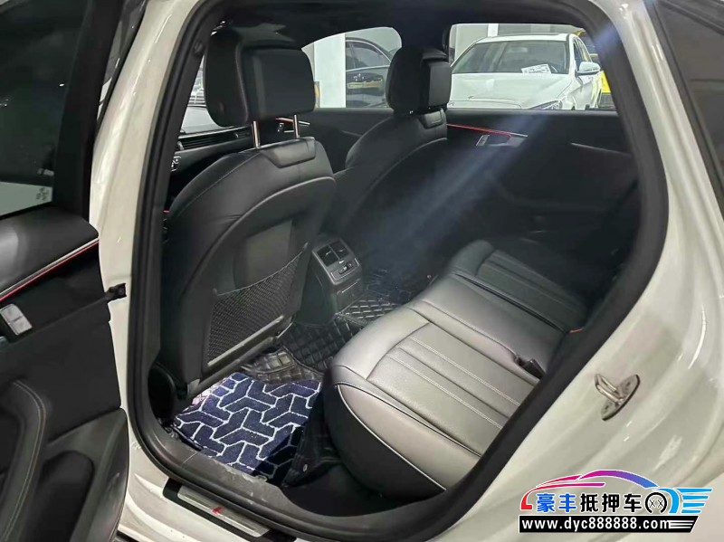 25年奥迪A4L轿车抵押车出售